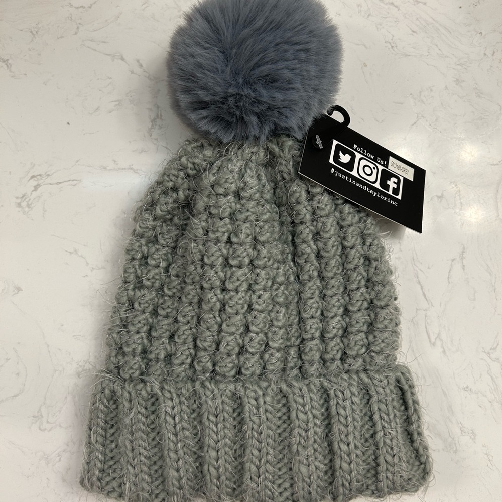 Gray Knit Pom-Pom Beanie